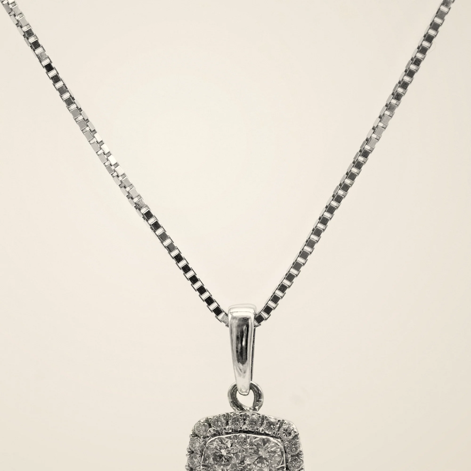 Collana Veneziana — Pendente su maglia veneziana.